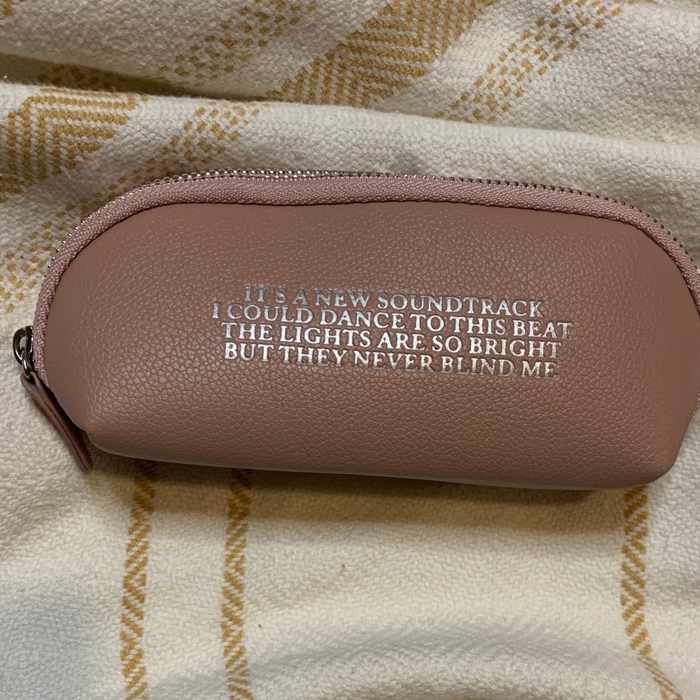 Taylor Swift 1989 World Tour VIP Sunglasses Pouch